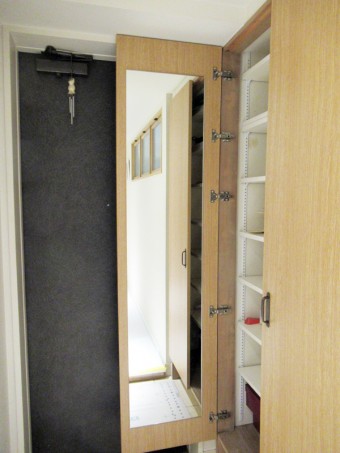 ウィリアムモリスのクロスでアートスペースのように 目黒区S様邸 ウィリアムモリスのクロスでアートスペースのように 目黒区S様邸